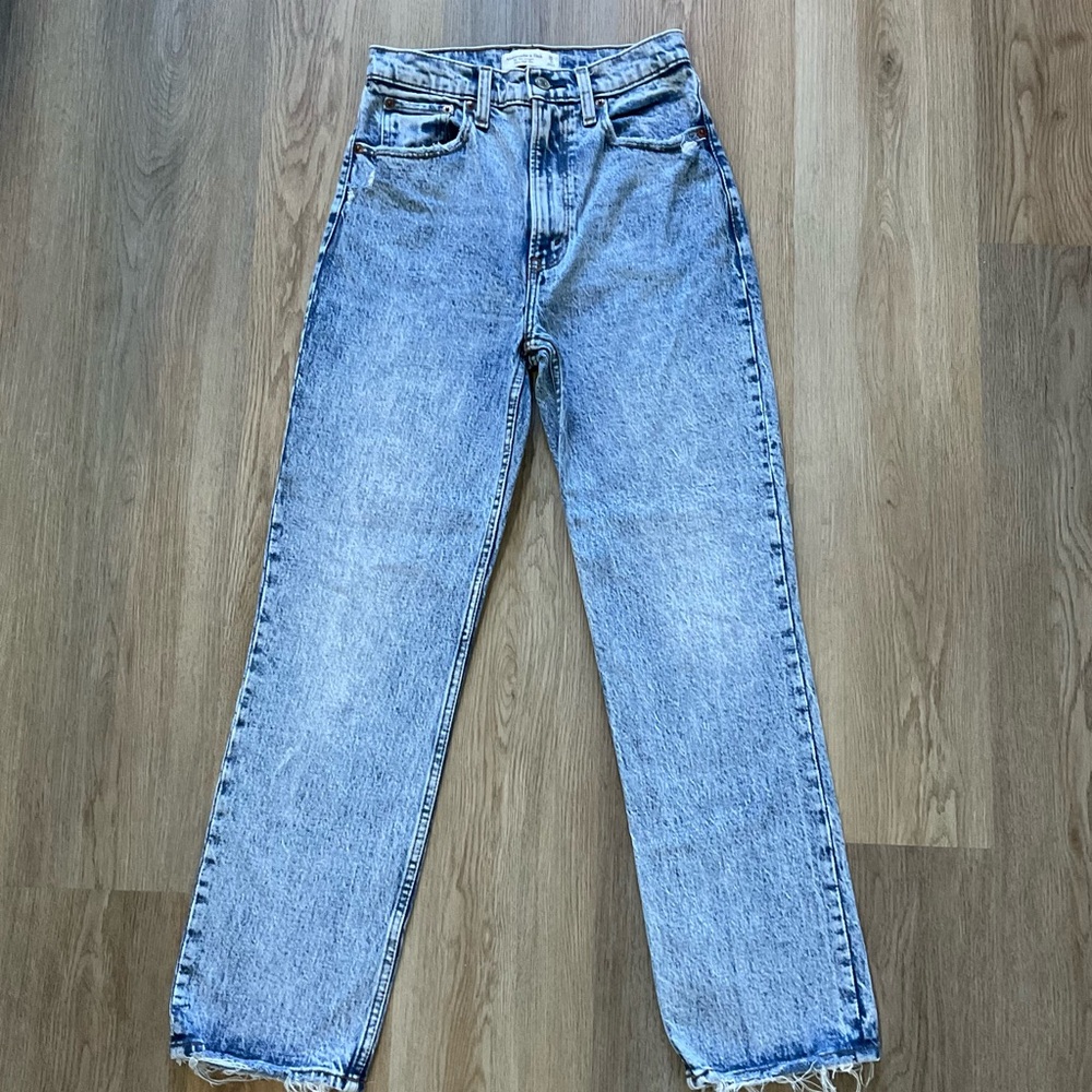 Abercrombie & Fitch Ultra High Rise Acid Wash Straight Jeans Size 25